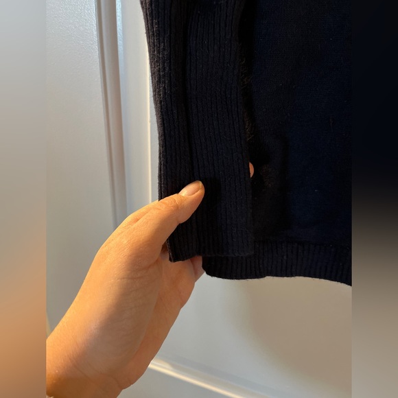 Great turtleneck sweater - Picture 3 of 4